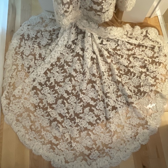 Daughter’s of Simone “Wren” wedding dress. Worn once for photos. Size Medium. - Picture 4 of 9